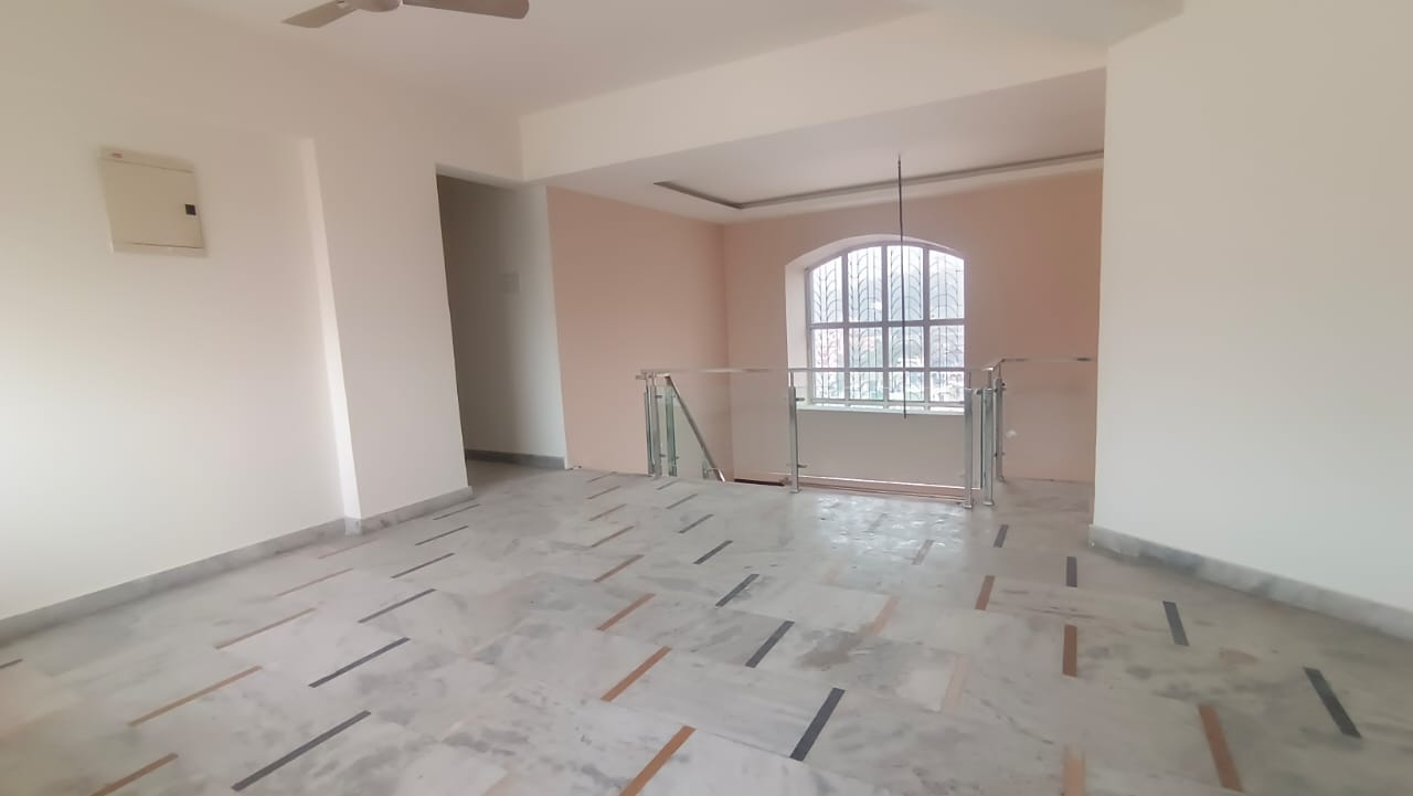 Semi Furnished 4bhk in ABC, Near Rajiv Bhawan, GS Road, SATSANG VIHAR, Tarun Nagar, Guwahati, Assam, India for Rent